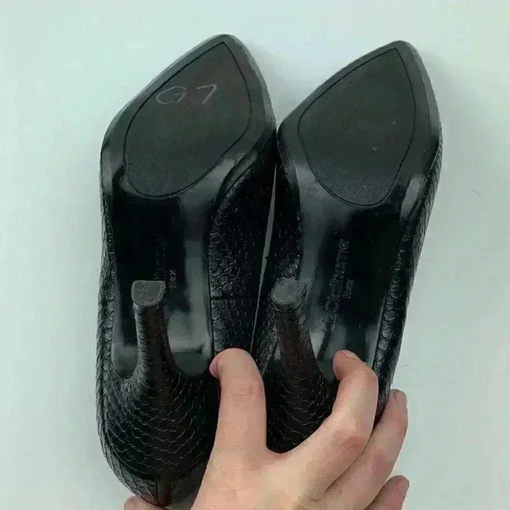 Liz Claiborne flex heels sz 5.5 black faux leather